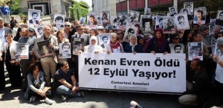 cumartesi annelerinden evren icin protesto 1431435354 863