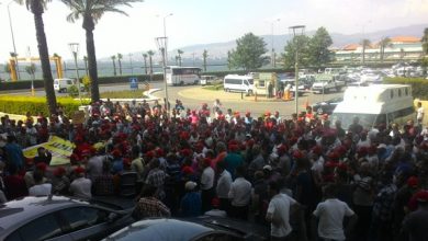 İzmir belediyesi önünde basın açıklaması