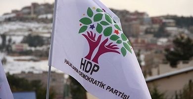 HDP Akdeniz ilçe binasına polis baskını