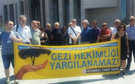 Gezi hekimlerinin yargılandığı dava ertelendi