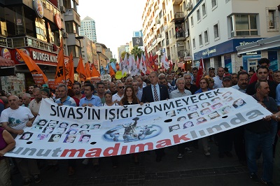 İzmir 2 Temmuz Sivas anması