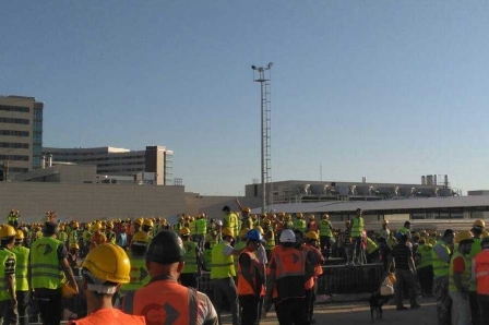 Mersin Şehir Hastanesinde işçiler iş bıraktı