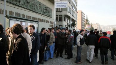 Nisan ayında işsizlik yüzde 12 artarak 105 oldu