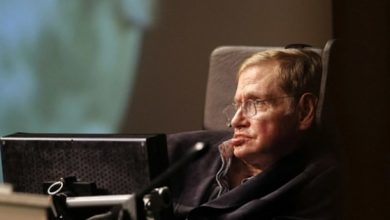 fizik profesoru stephen hawking hayatini kaybetti